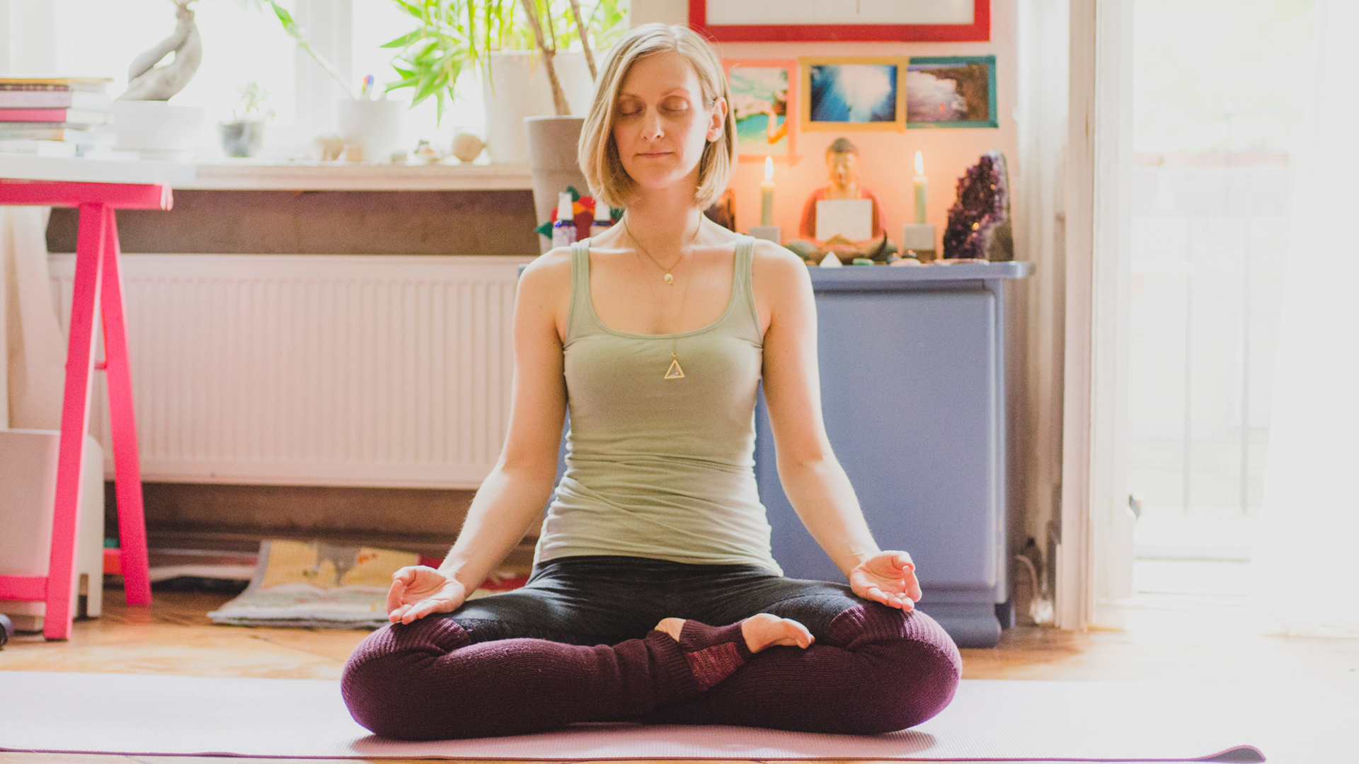 Yoga-Teacher-Isabella-Paulsen-talks-about-healing-leaky-gut-syndrome,-bone-broth-and-yoga.