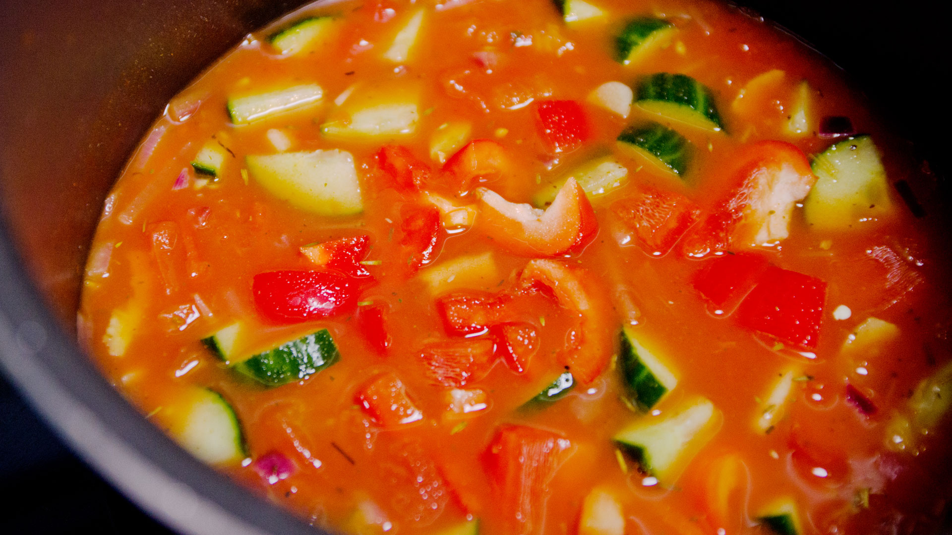 Nina's-delicous-healthy-vegan,-gluten-free-summer-Gazpacho-soup-recipe-Foodadit